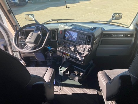 https://pub.imanpro.net/mktruck/photo/325899/TH_9.jpg?20260710165525