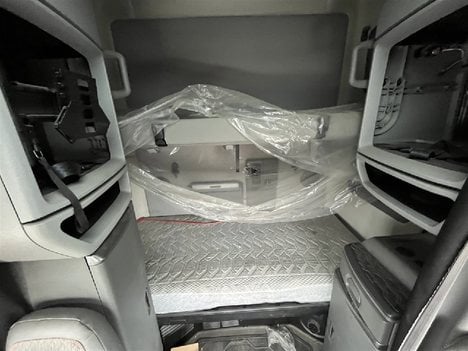 https://pub.imanpro.net/mktruck/photo/325905/TH_5.jpg?20260710215853