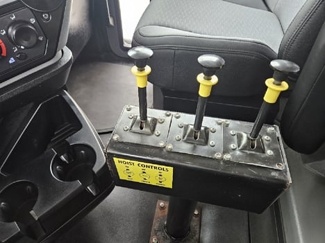 https://pub.imanpro.net/mktruck/photo/325993/TH_8.jpg?20260720175746