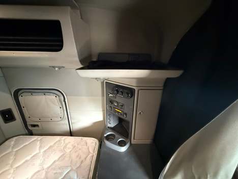 https://pub.imanpro.net/mktruck/photo/325996/TH_9.jpg?20260716214745