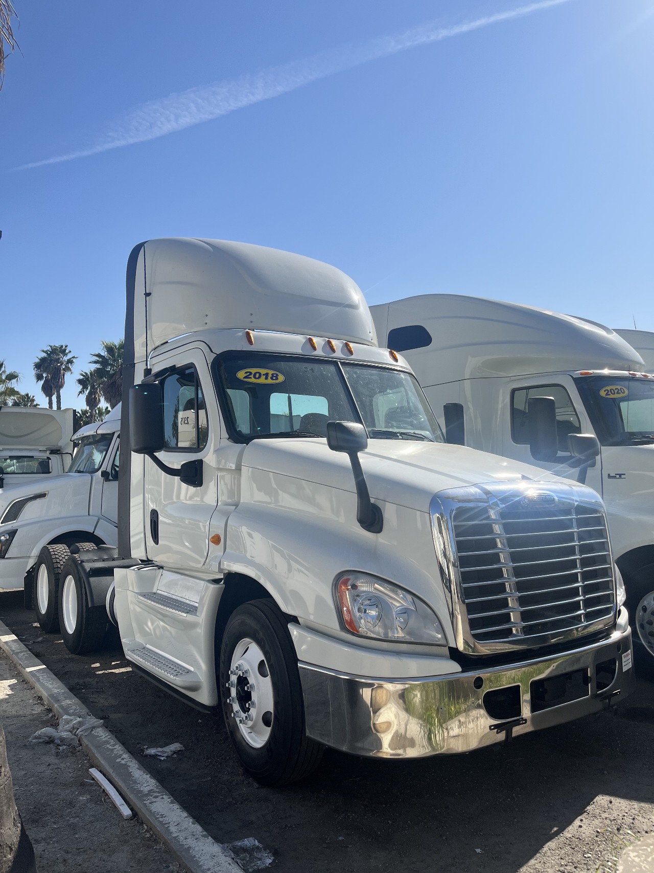 2018 FREIGHTLINER Cascadia 125 Daycab #1233 2018 FREIGHTLINER Cascadia 125 Daycab #1233