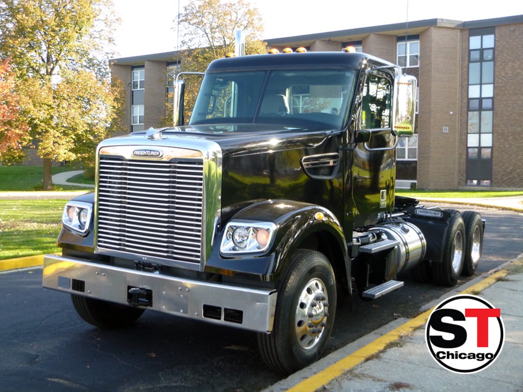 2018 FREIGHTLINER 122SD Tandem Axle Daycab #1