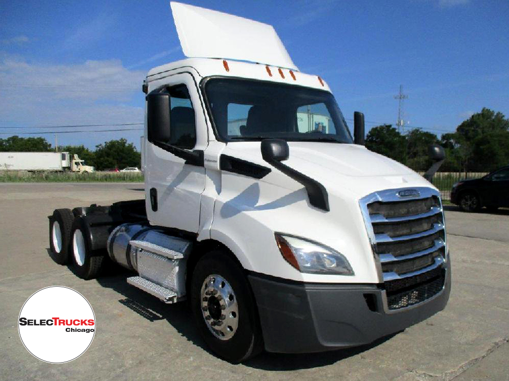 2018 FREIGHTLINER Cascadia 116 Tandem Axle Daycab #1