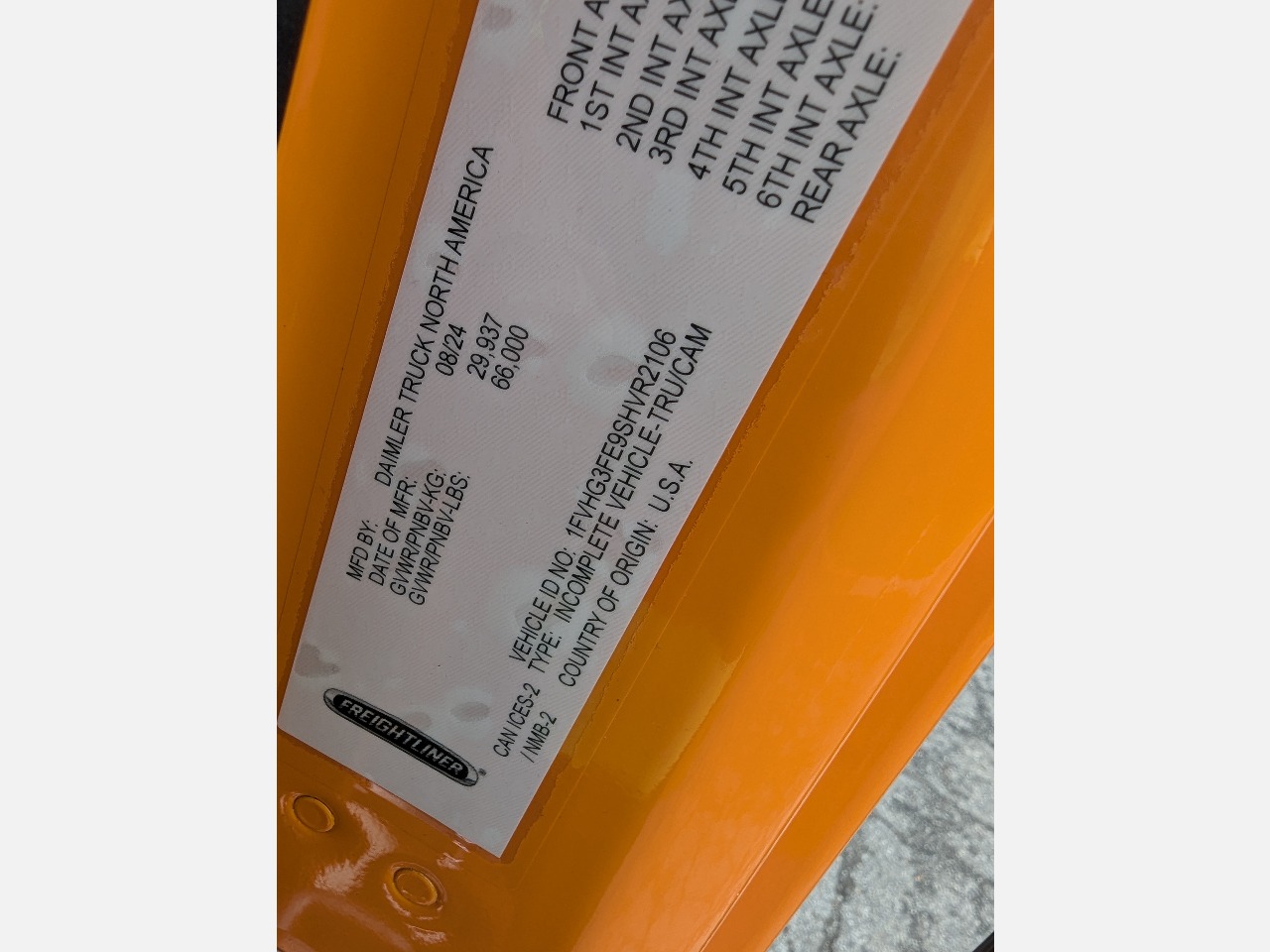 2025 Freightliner 114SD - image 12