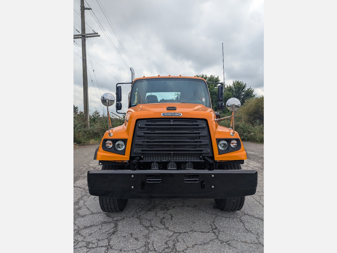 2025 Freightliner 114SD - image 8