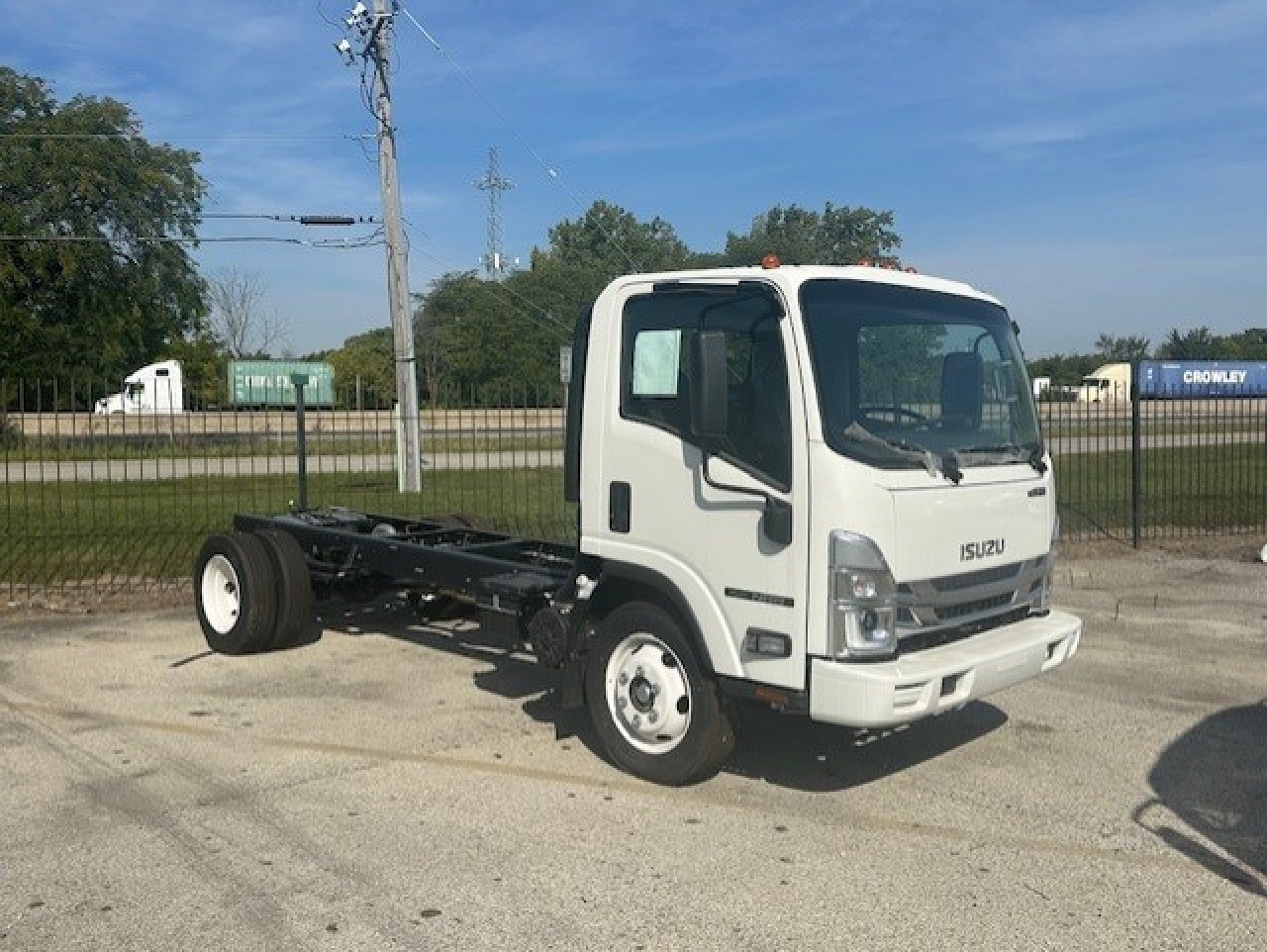 2025 Isuzu - image 4