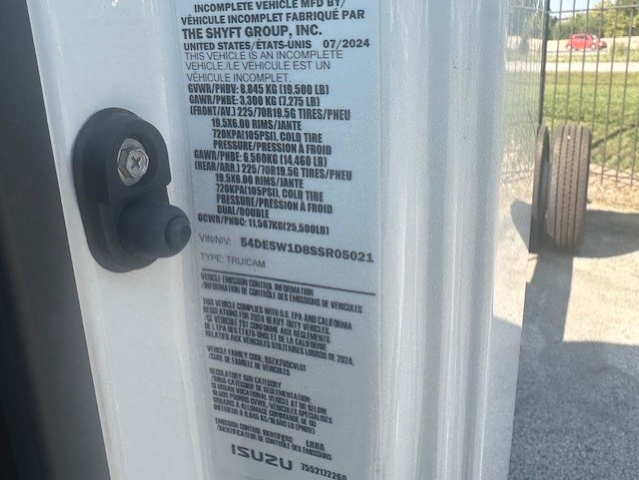 2025 Isuzu - image 6