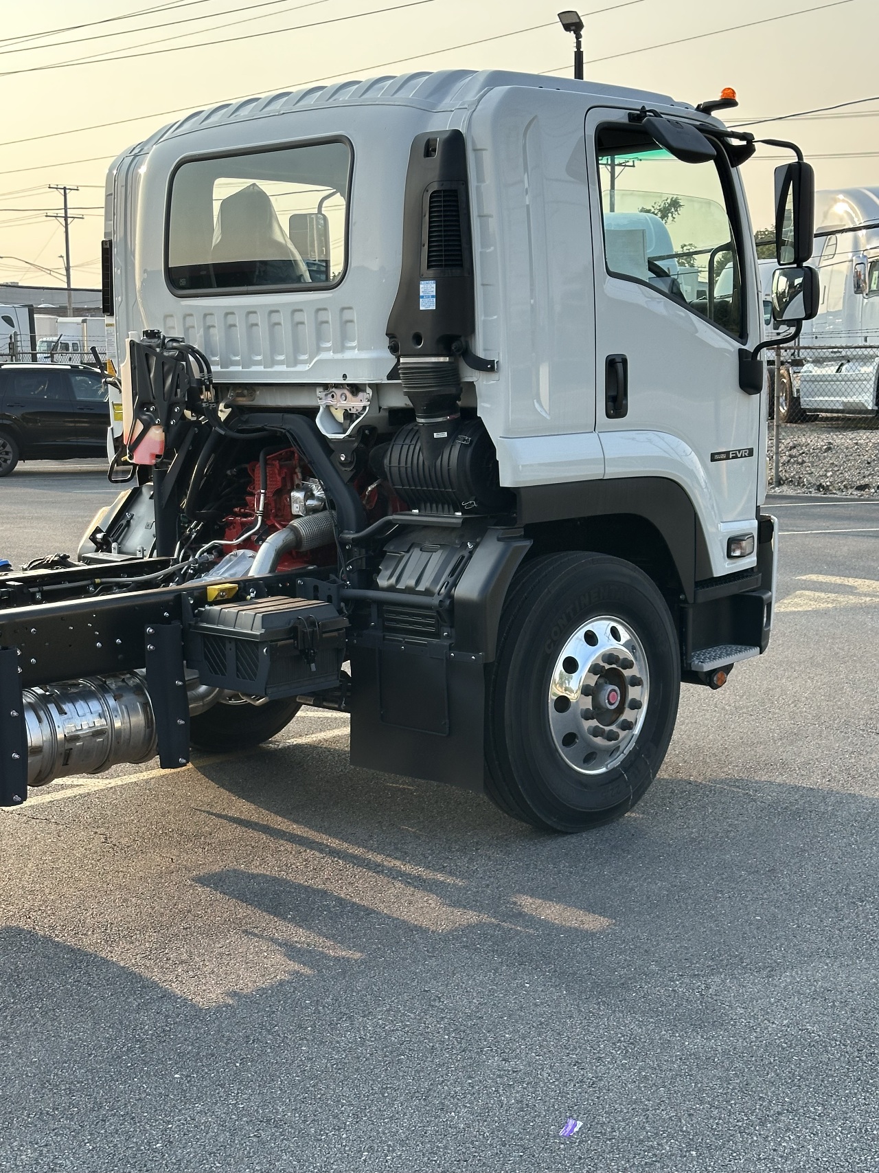 2025 Isuzu FVR - image 4