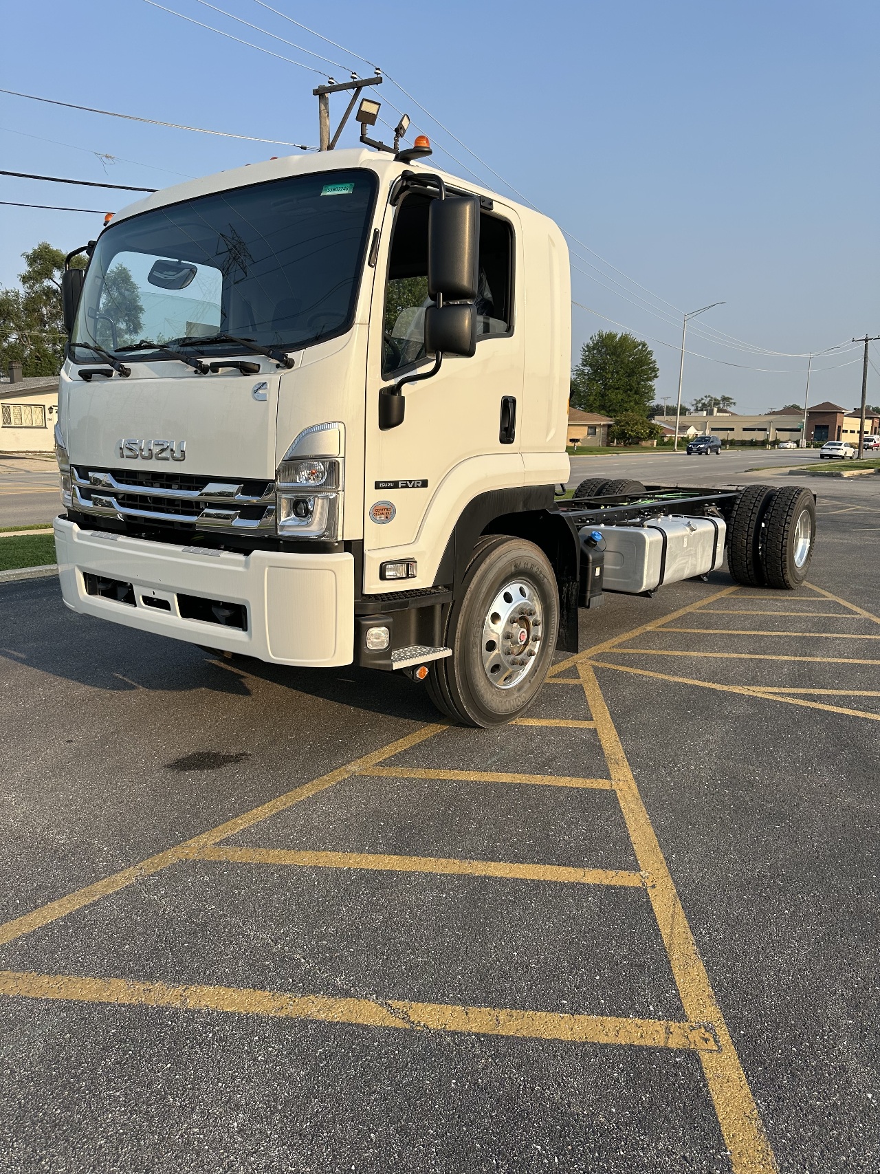 2025 Isuzu FVR - image 8