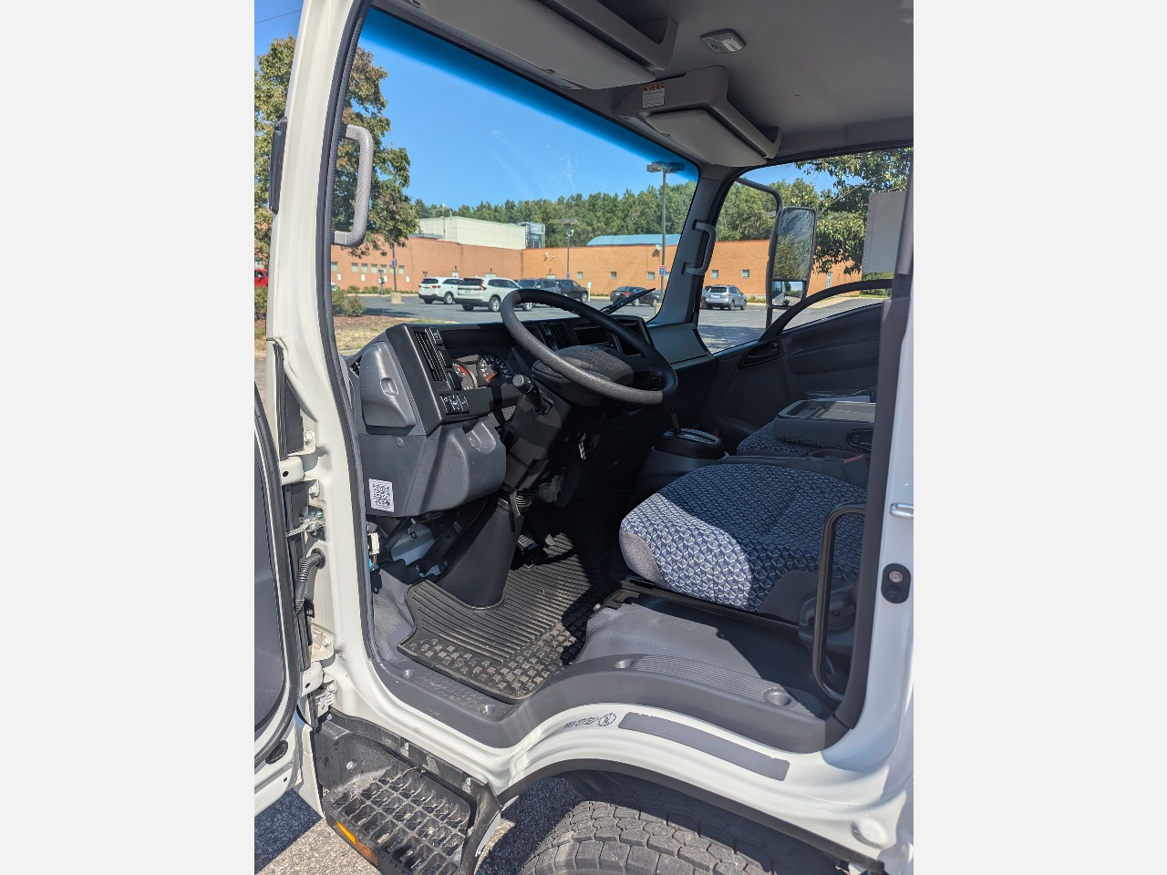 2025 Isuzu - image 11