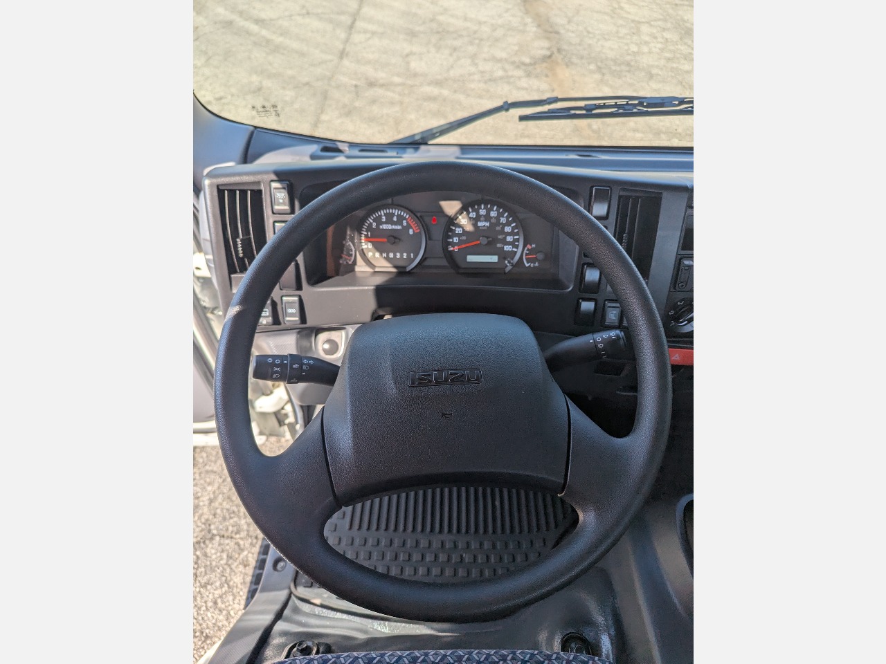 2025 Isuzu - image 13