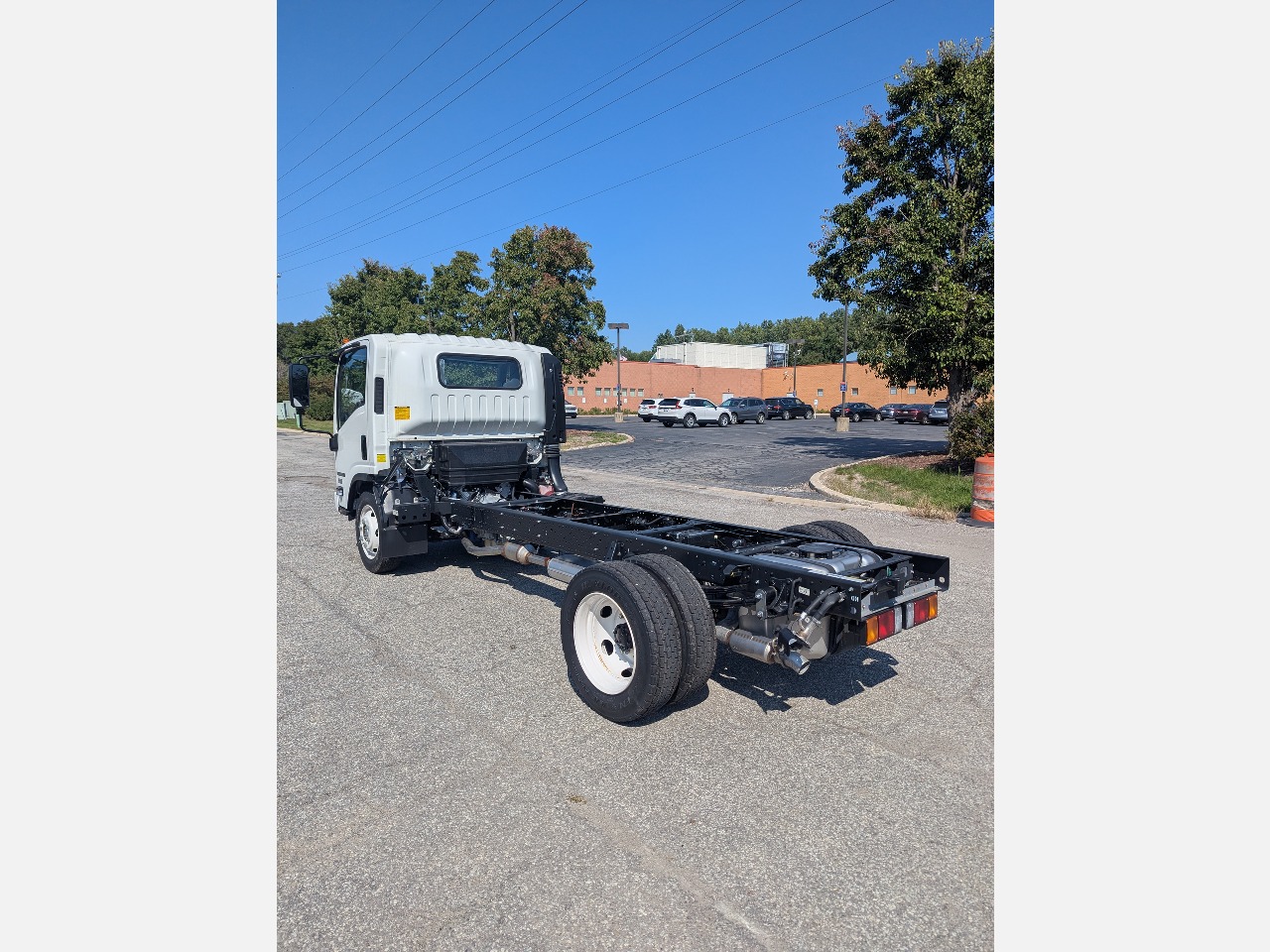 2025 Isuzu - image 4