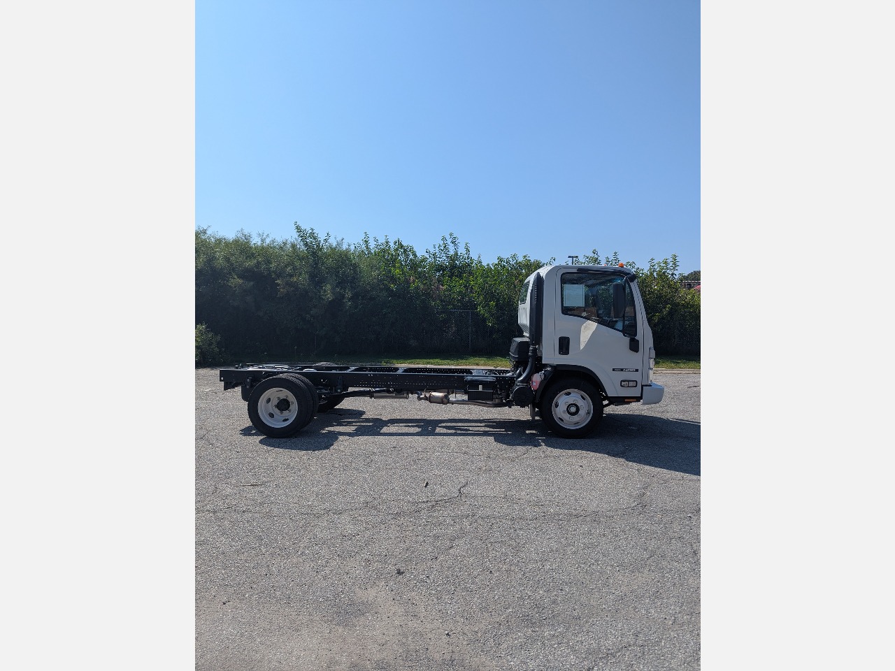 2025 Isuzu - image 7