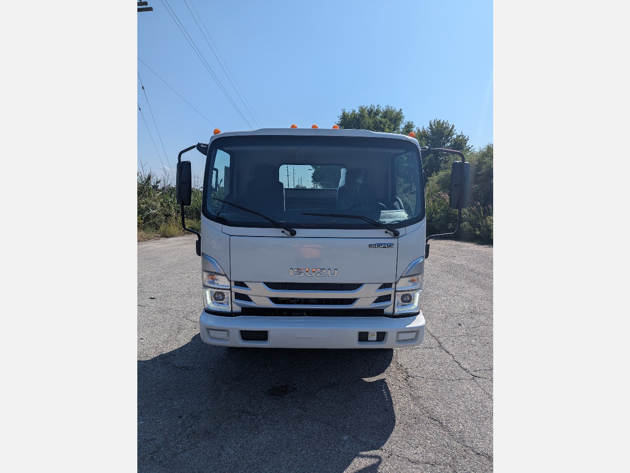 2025 Isuzu - image 9