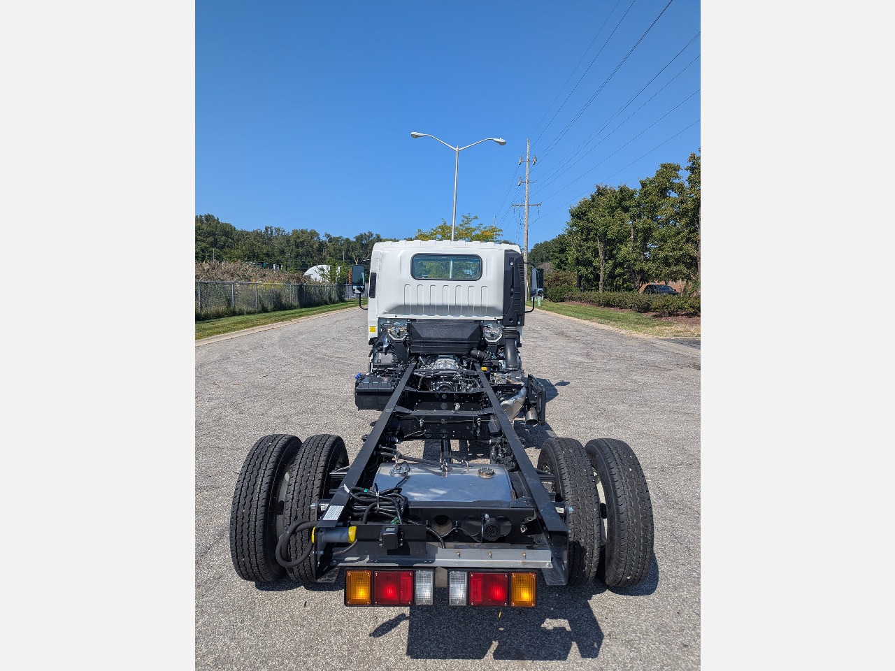 2025 Isuzu - image 11