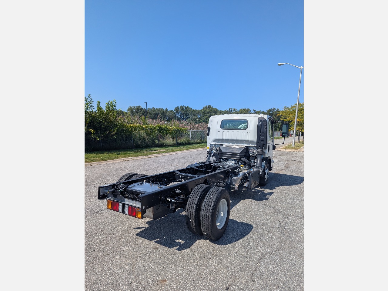 2025 Isuzu - image 12