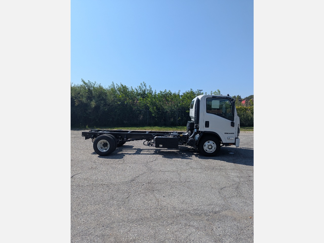 2025 Isuzu - image 13