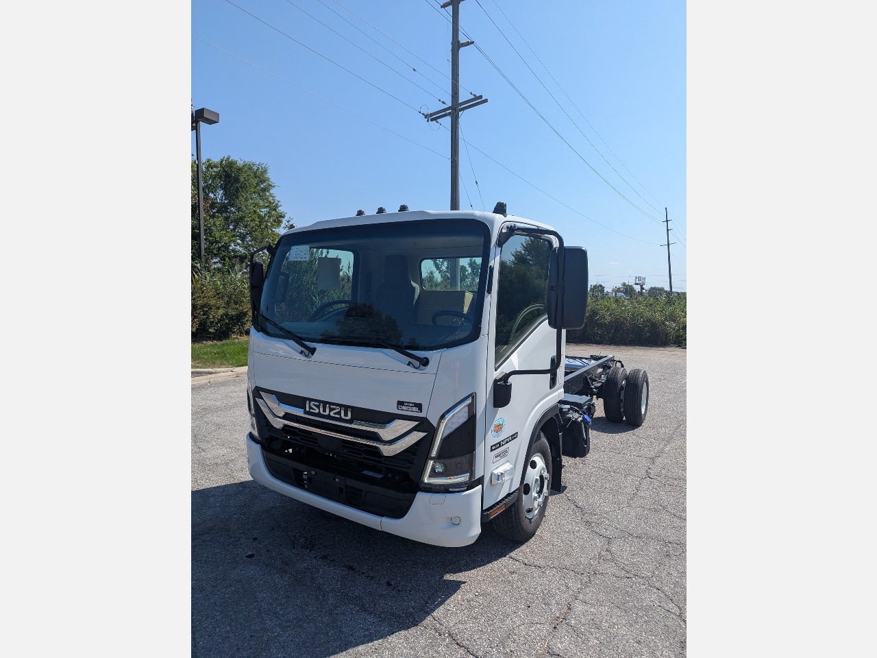 2025 Isuzu - image 8