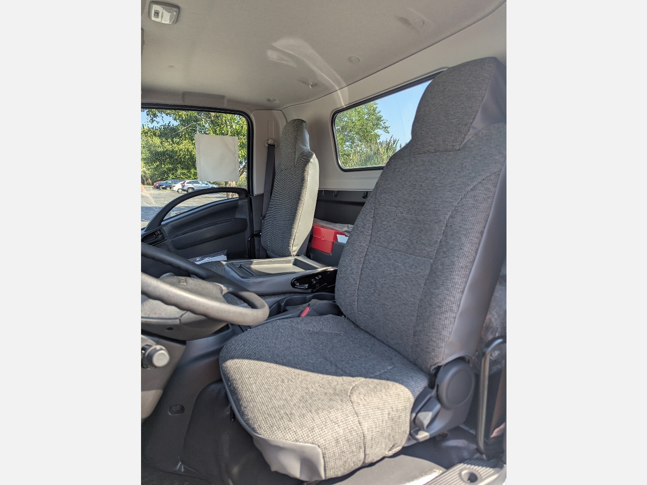 2025 Isuzu - image 12