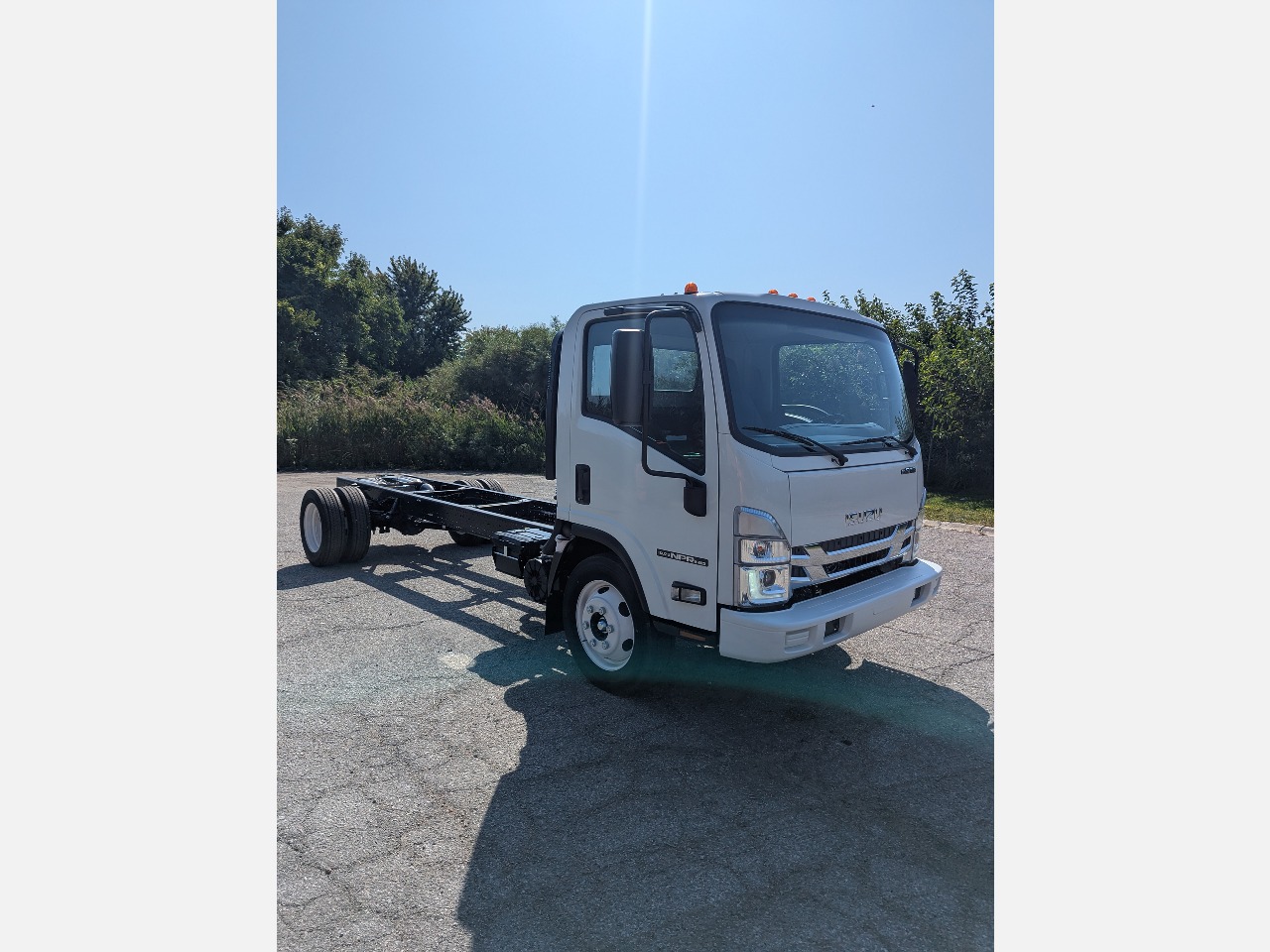 2025 Isuzu - image 8