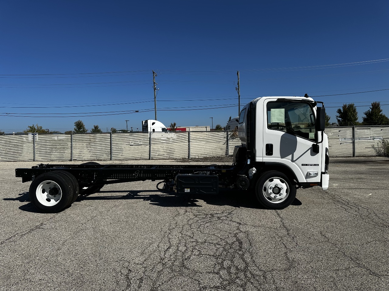 2025 Isuzu - image 5