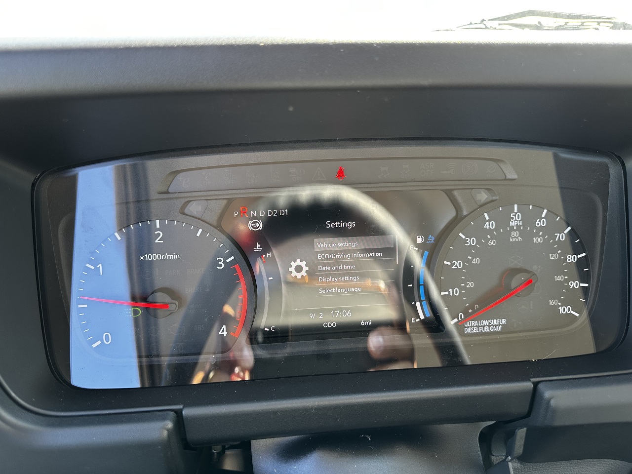 2025 Isuzu - image 8