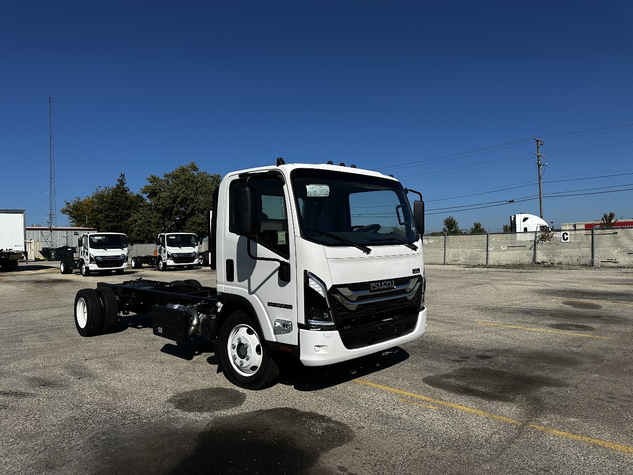 2025 Isuzu - image 4