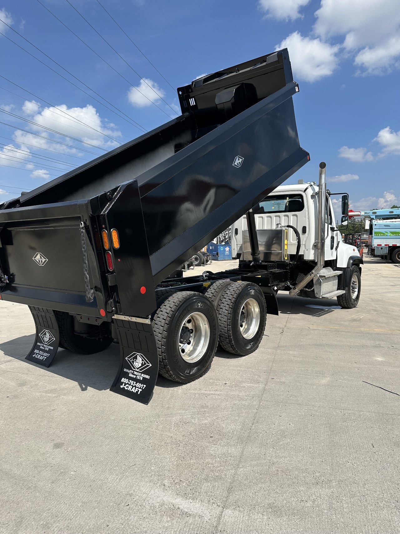 2026 Freightliner 114SD - image 10