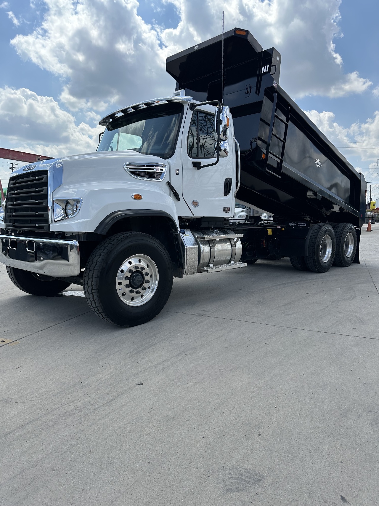 2026 Freightliner 114SD - image 7