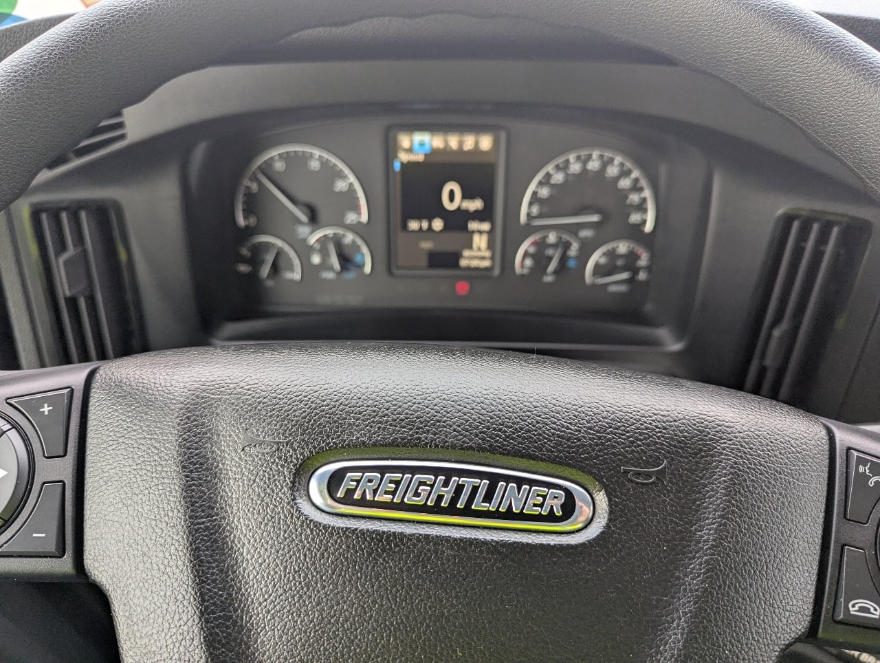 2026 Freightliner - image 12