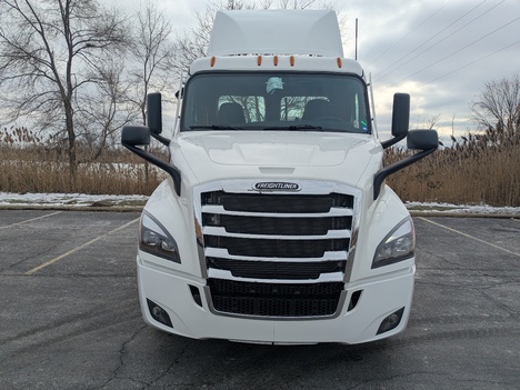 2026 FREIGHTLINER PE116DC Tandem Axle Daycab #41614