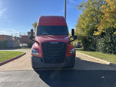 2023 FREIGHTLINER CASCADIA Tandem Axle Sleeper #41695