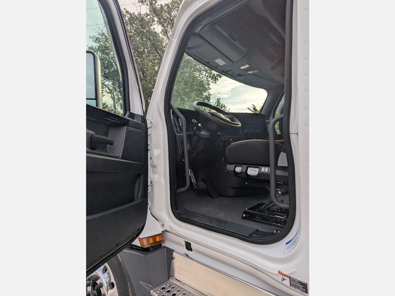 2026 Freightliner - image 11