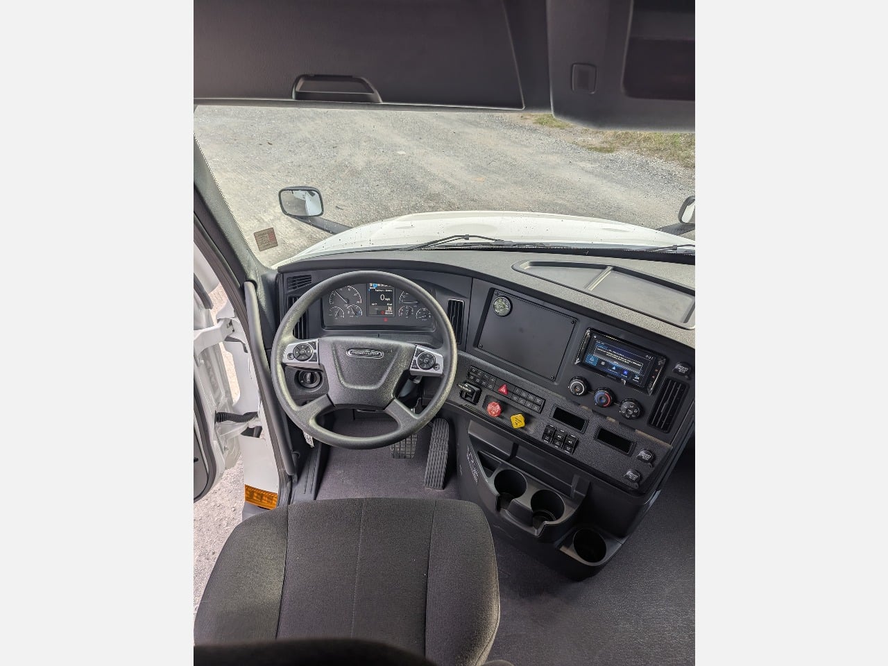 2026 Freightliner - image 14