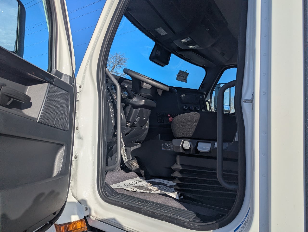 2027 Freightliner - image 10