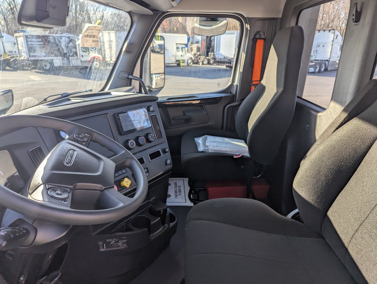 2027 Freightliner - image 12