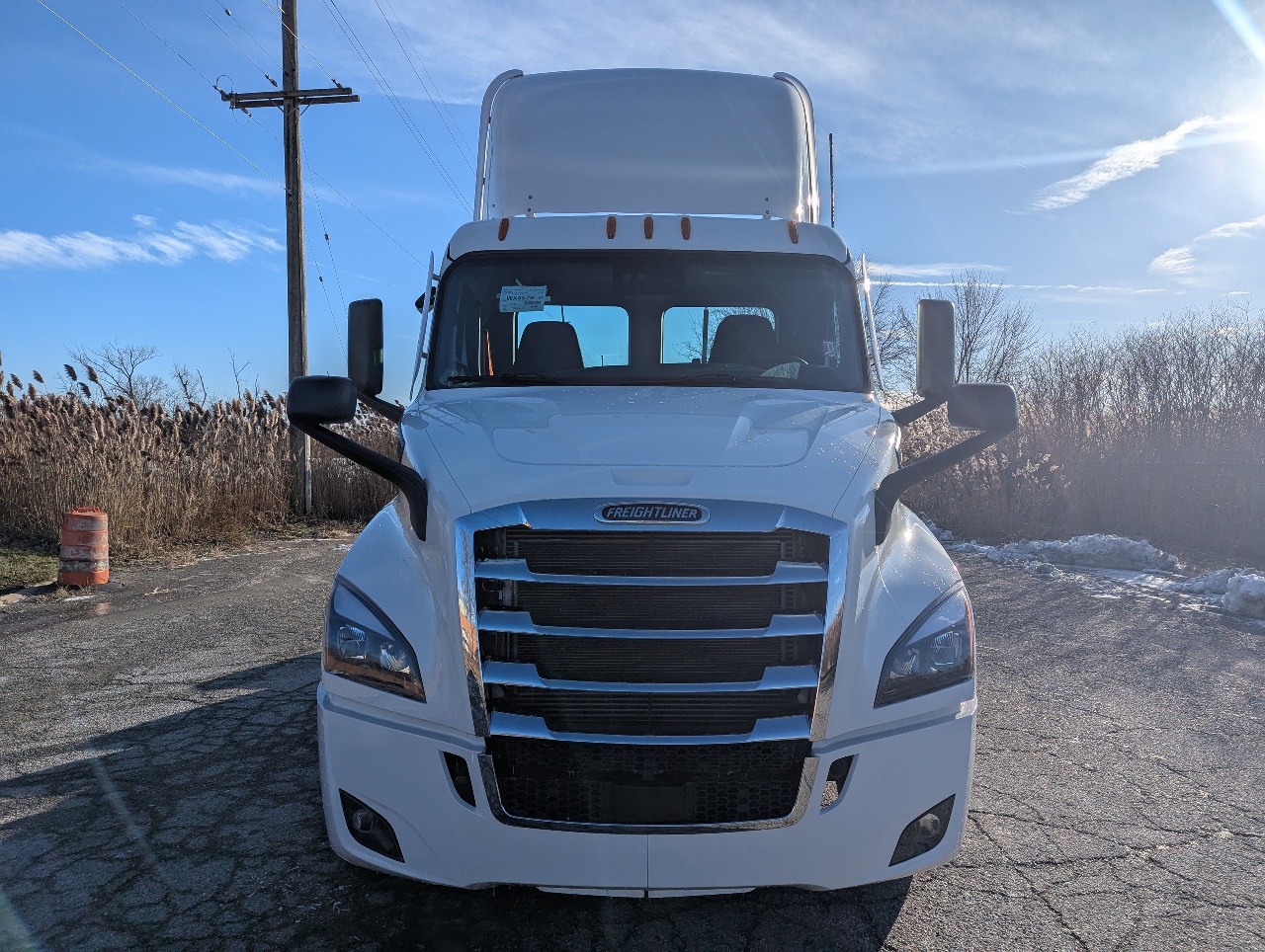 2027 Freightliner - image 3