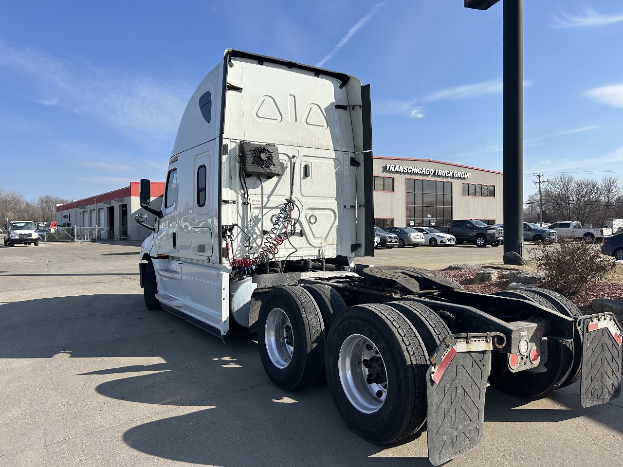 2020 Freightliner Cascadia - image 8