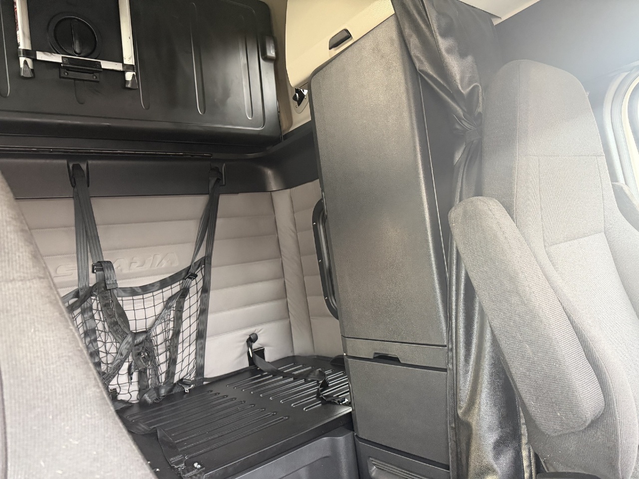 2020 Freightliner Cascadia - image 11