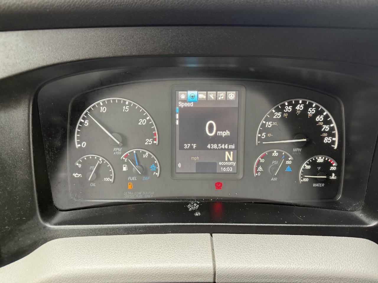 2022 Freightliner Cascadia - image 8