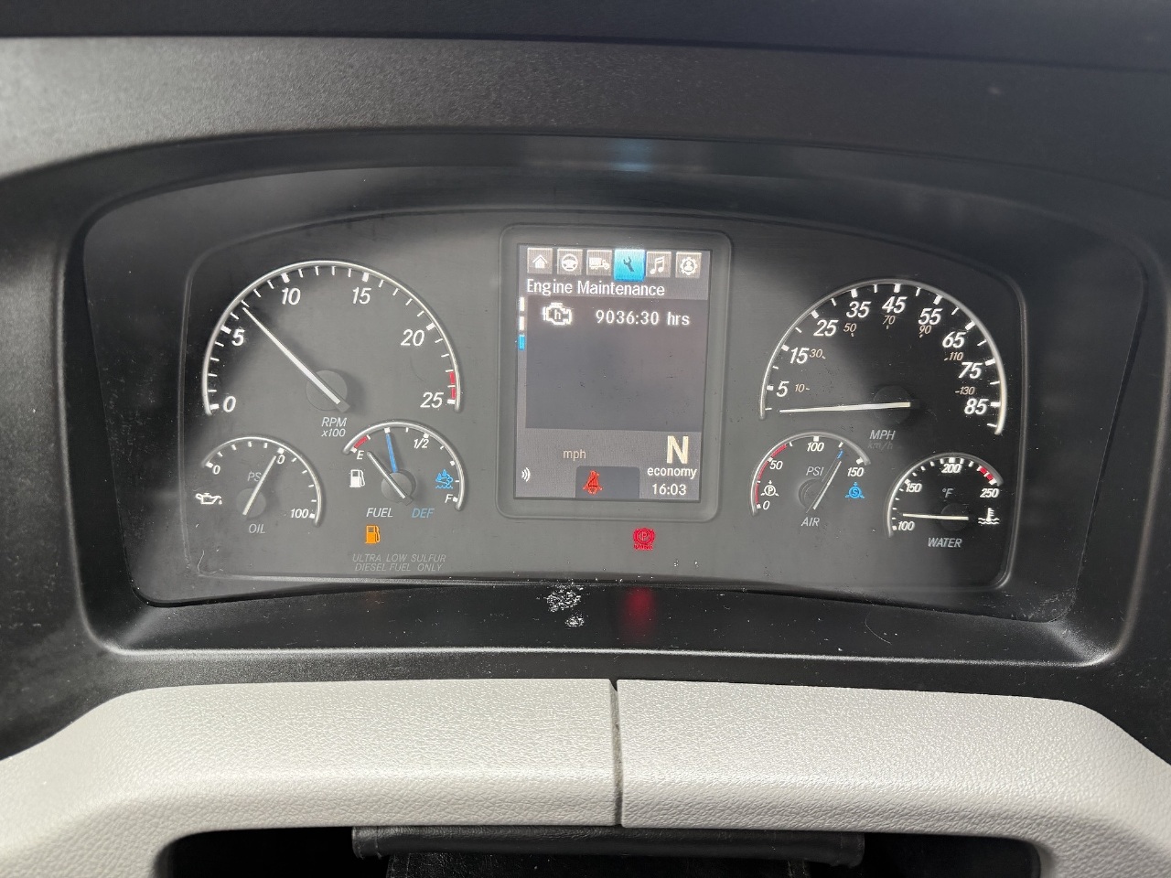 2022 Freightliner Cascadia - image 9