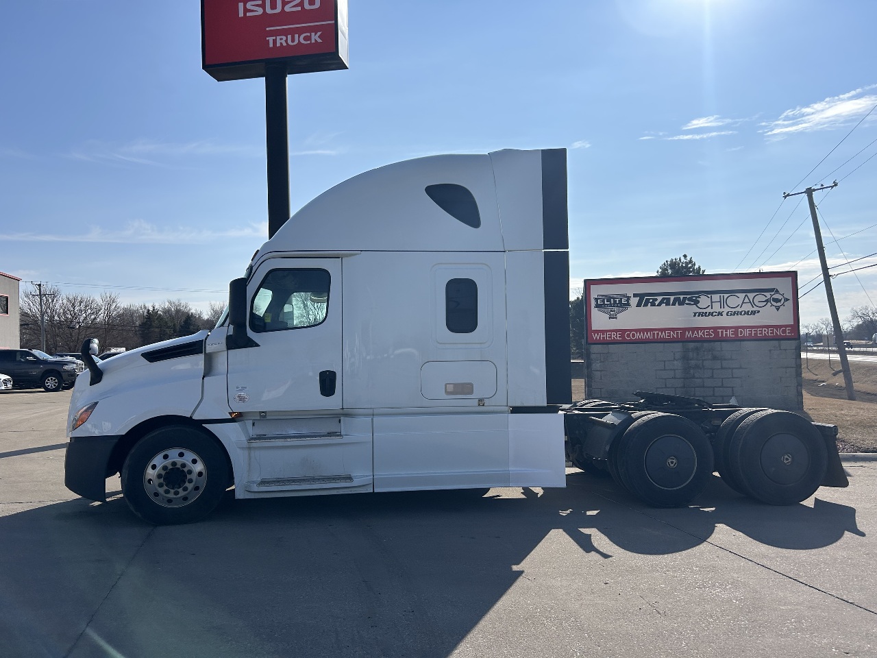 2020 Freightliner Cascadia - image 2