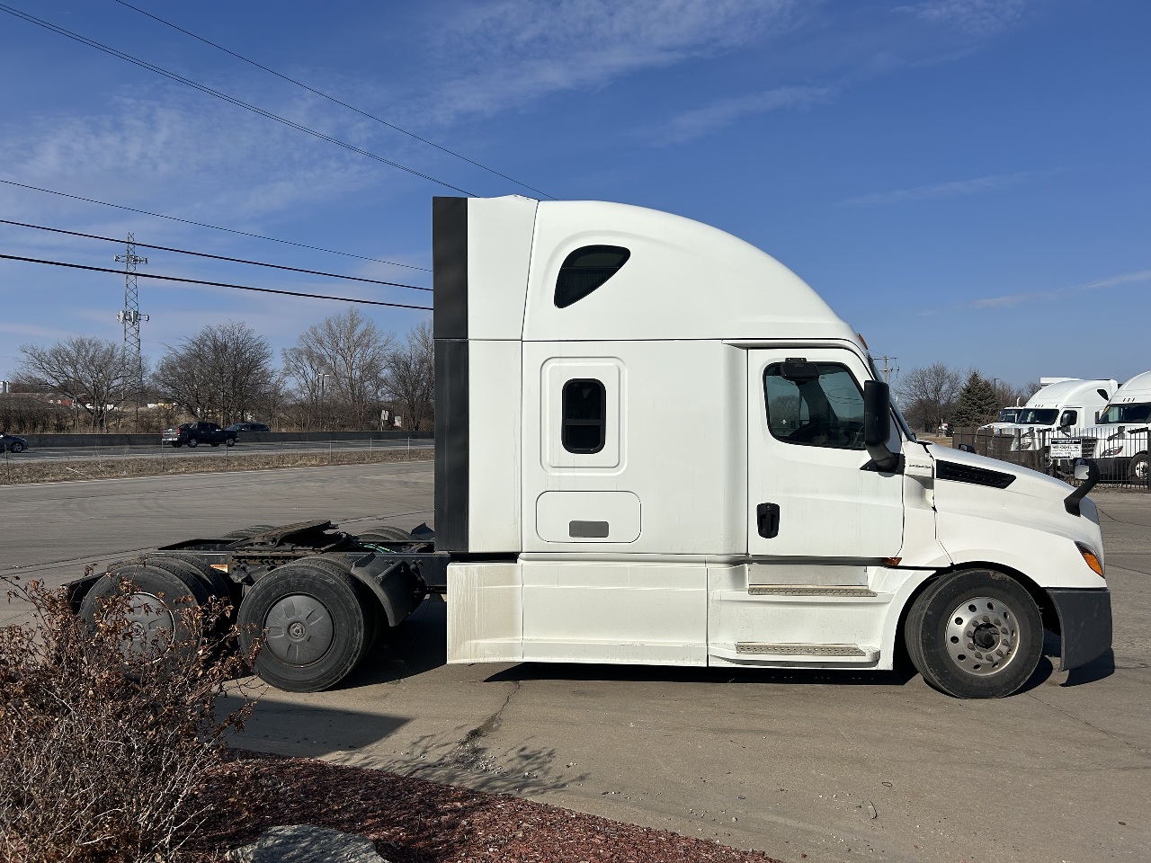2020 Freightliner Cascadia - image 5