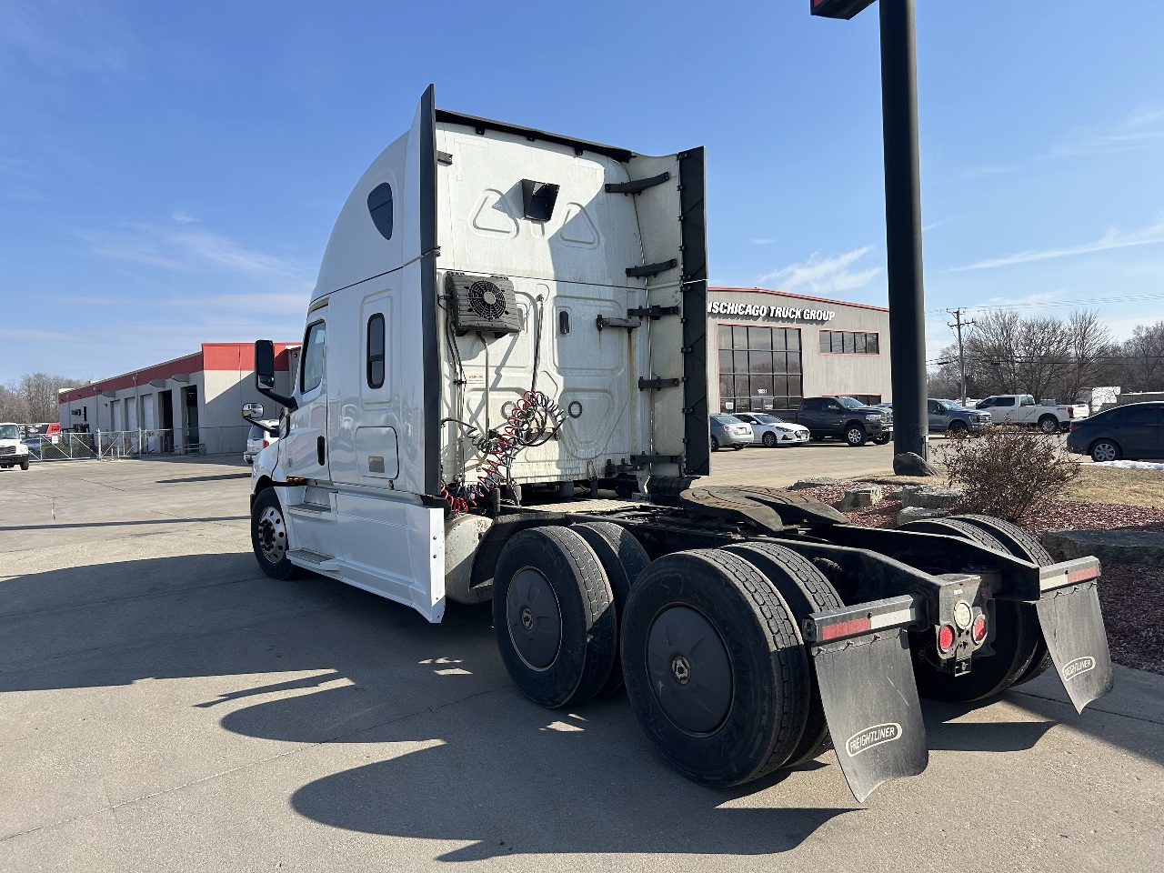 2020 Freightliner Cascadia - image 8