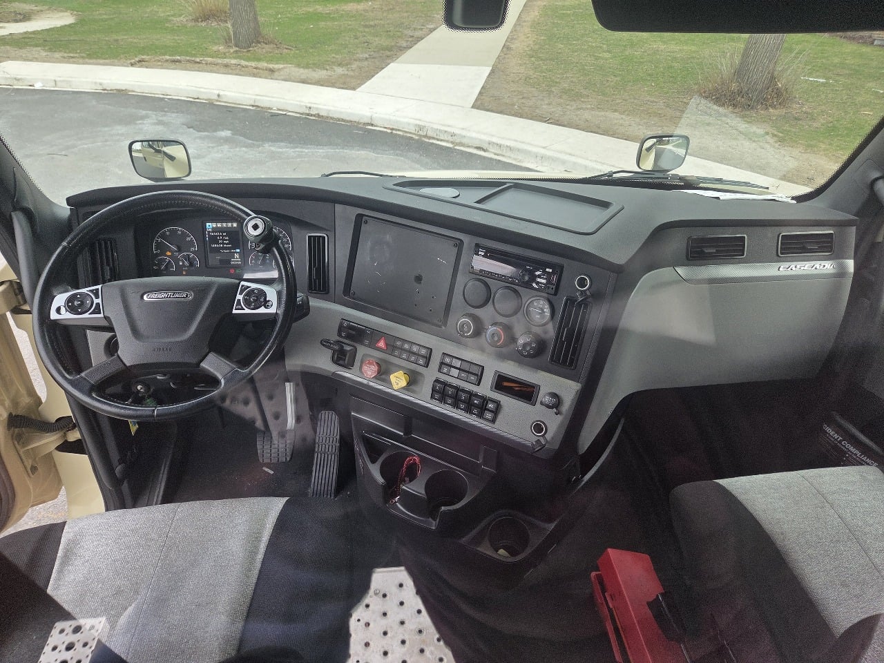 2020 Freightliner - image 10