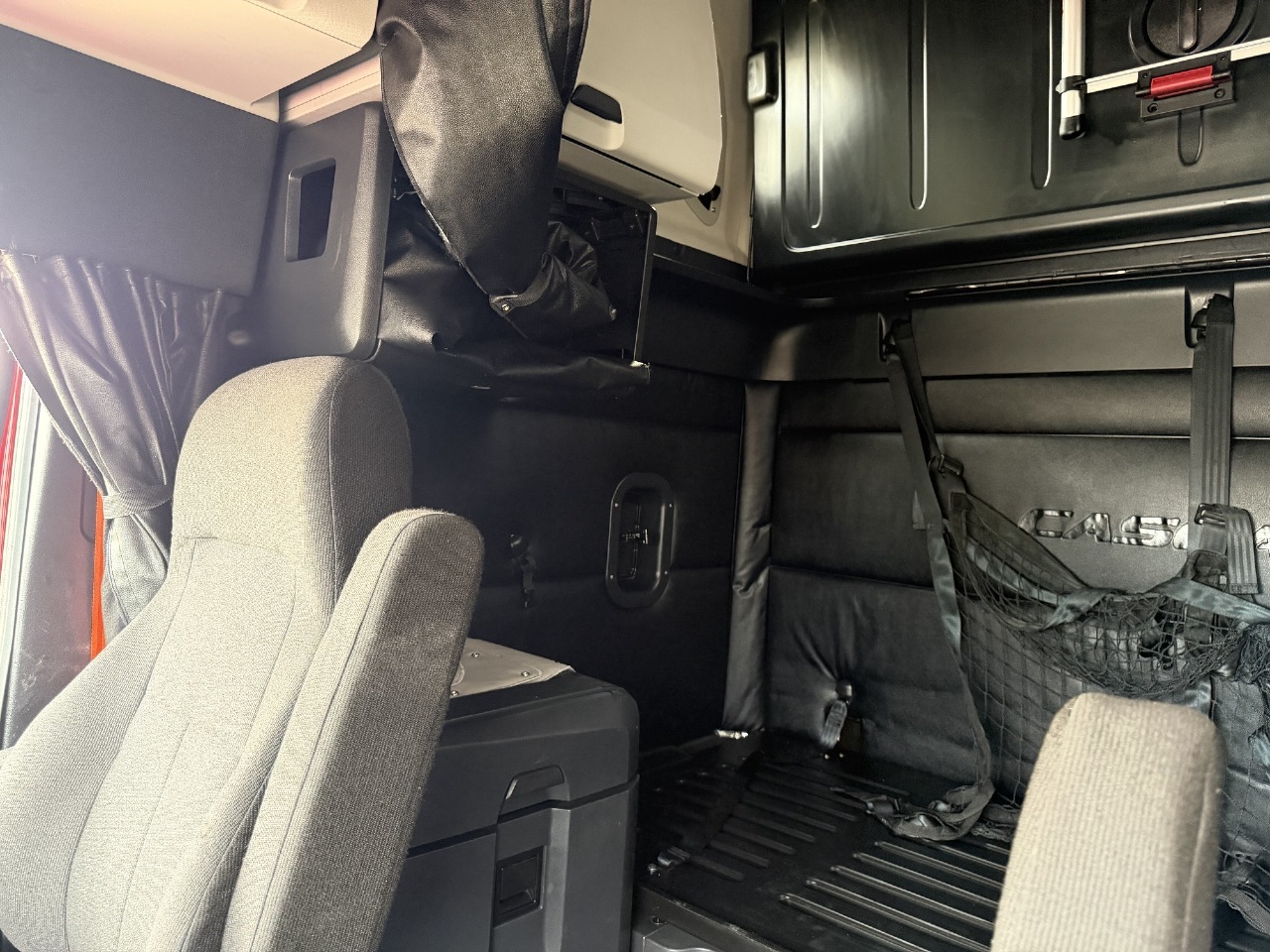 2023 Freightliner Cascadia - image 10