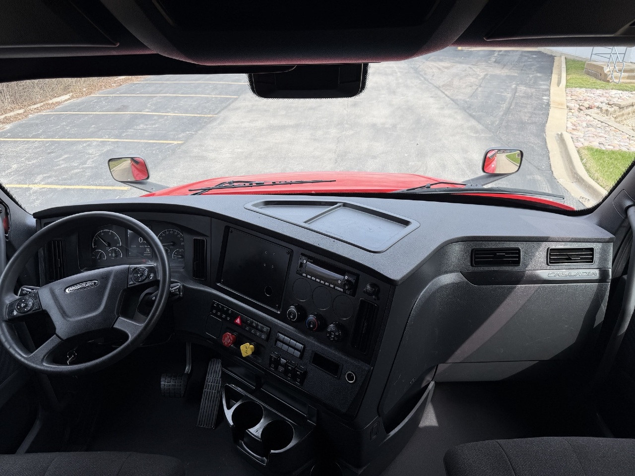 2023 Freightliner Cascadia - image 12