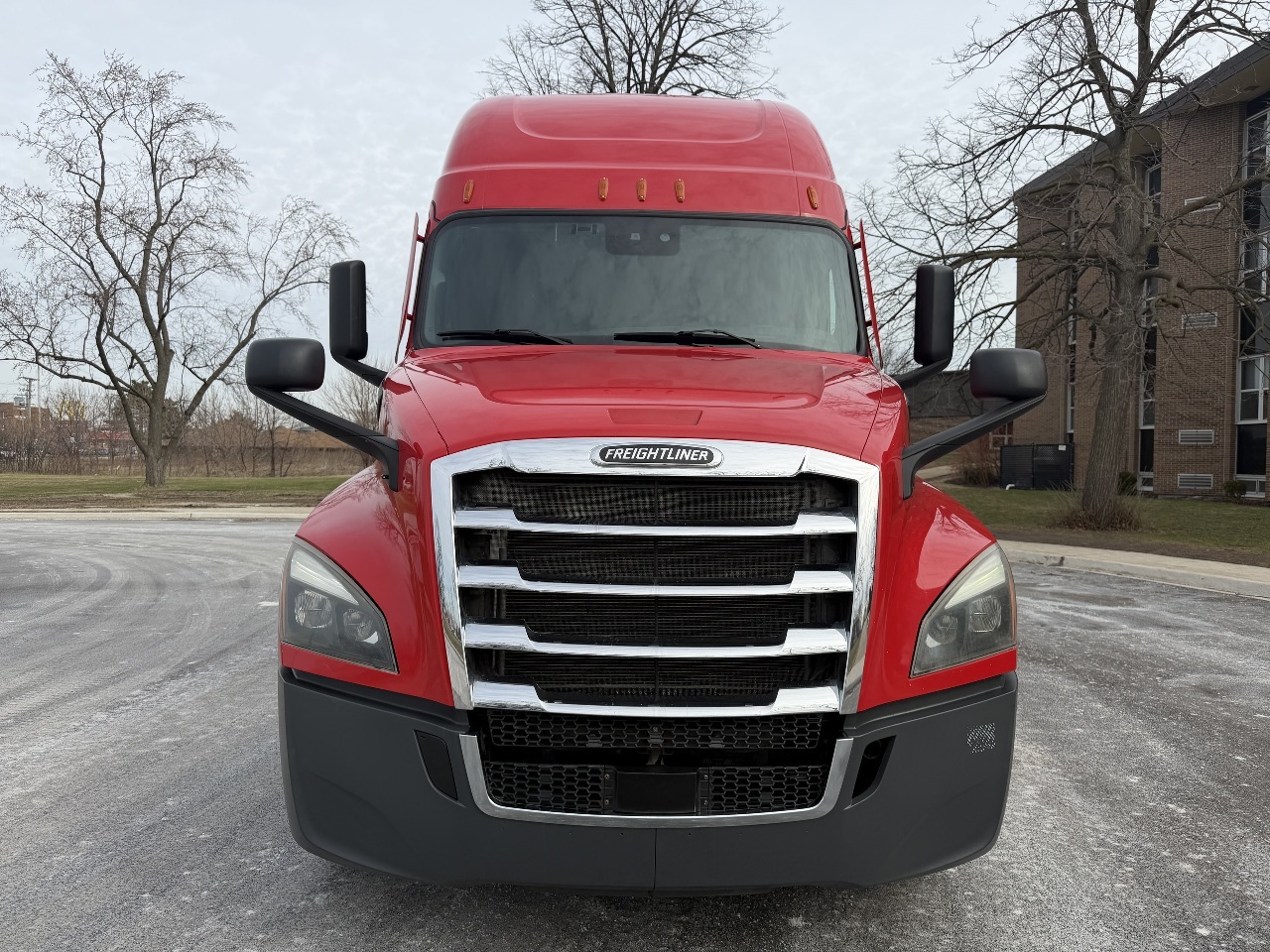 2023 Freightliner Cascadia - image 2
