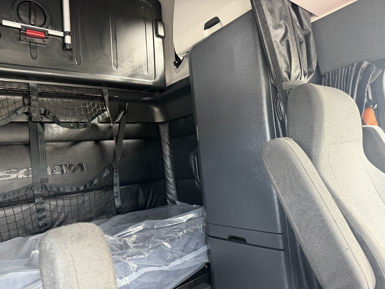 2023 Freightliner Cascadia - image 11