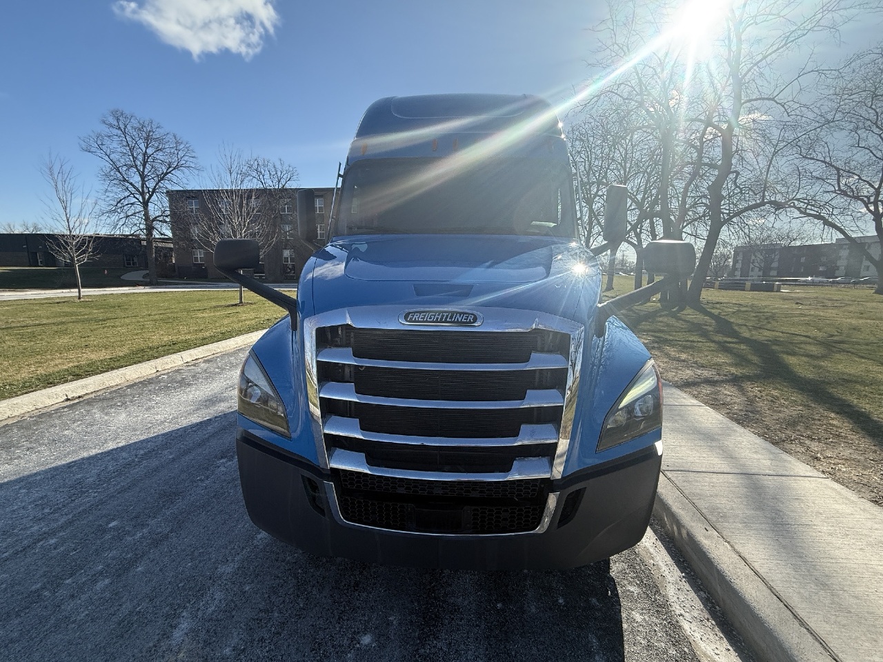 2023 Freightliner Cascadia - image 4